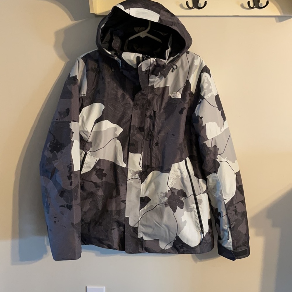 Woman’s XL North Face Winter Jacket with removable Liner (2nd Jacket)